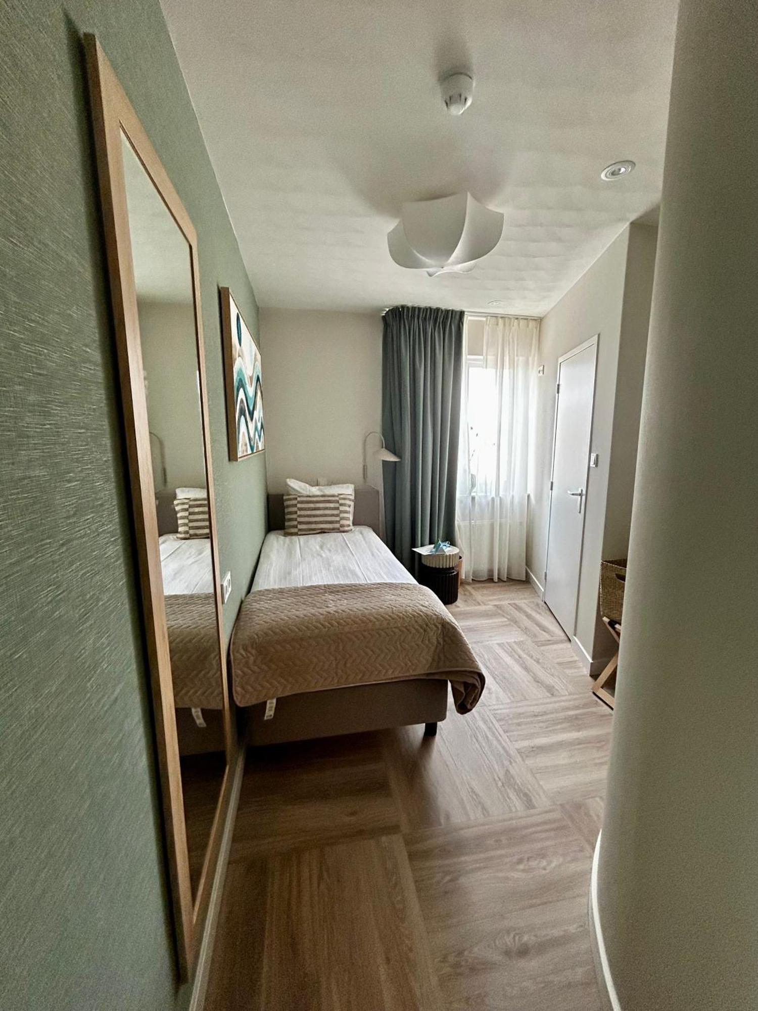 Hotel Meyer Bergen aan Zee Rum bild